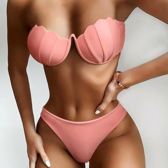 Clam Shaped Shell Pink Bikini - Picture 1 of 1